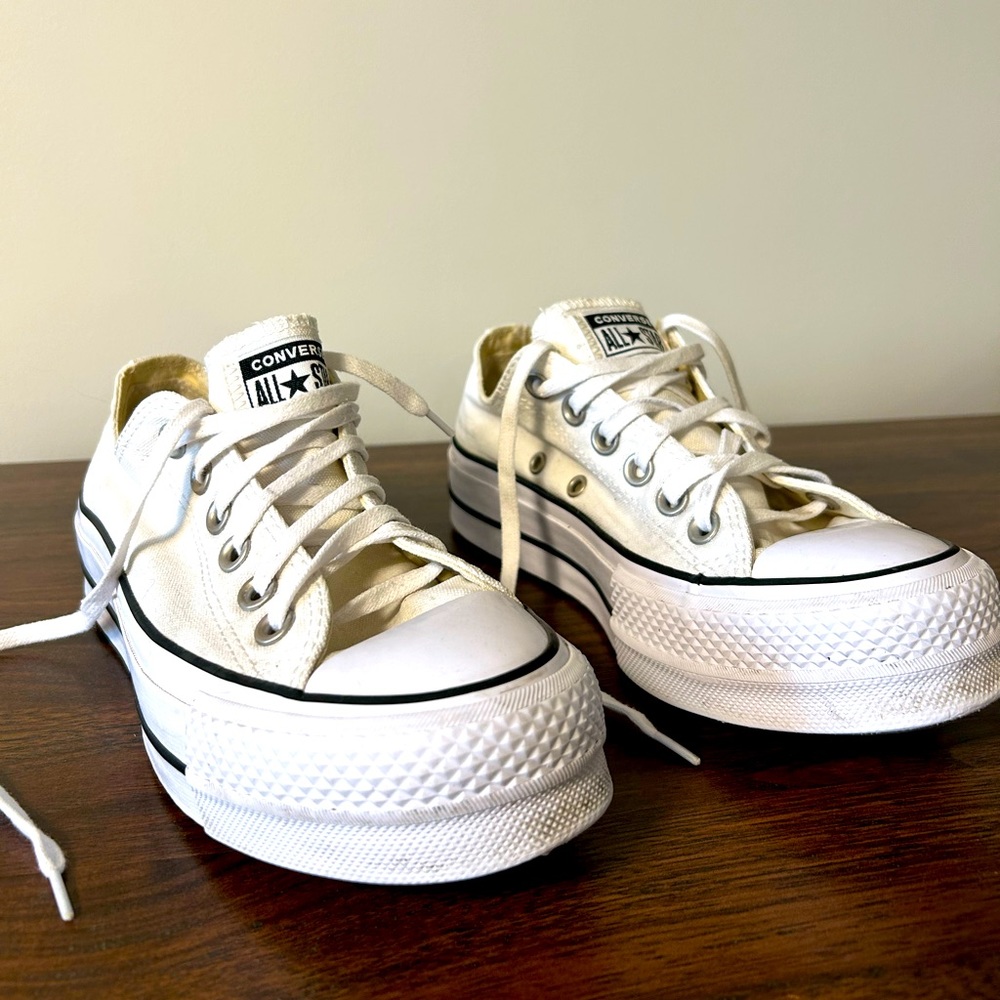 Women’s size 6 platform converse